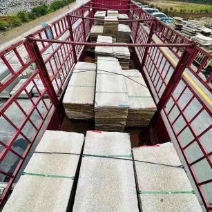 松原 黄金麻花岗岩荔枝面，光面毛板装车完成