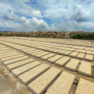 松原 黄金麻荔枝面花岗岩石材地铺石防护中