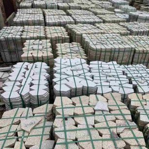 松原 黄金麻白麻花岗岩荔枝面地铺石(冰裂纹)