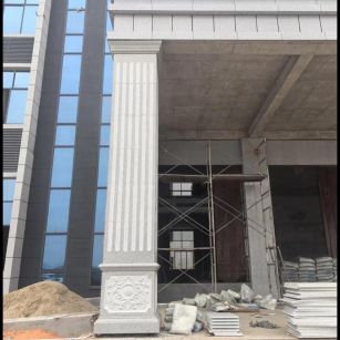 松原 芝麻白光面花岗岩门楼大柱（罗马柱）配雕花底座