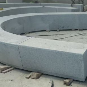 松原 芝麻白花岗岩光面弧形坐凳