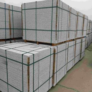 松原 白麻花岗岩石材荔枝面地铺石（300*600*50）