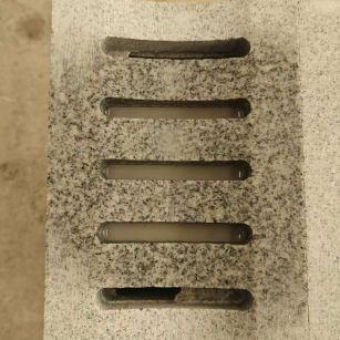 松原 芝麻白拉丝面花岗岩U型开槽排水槽