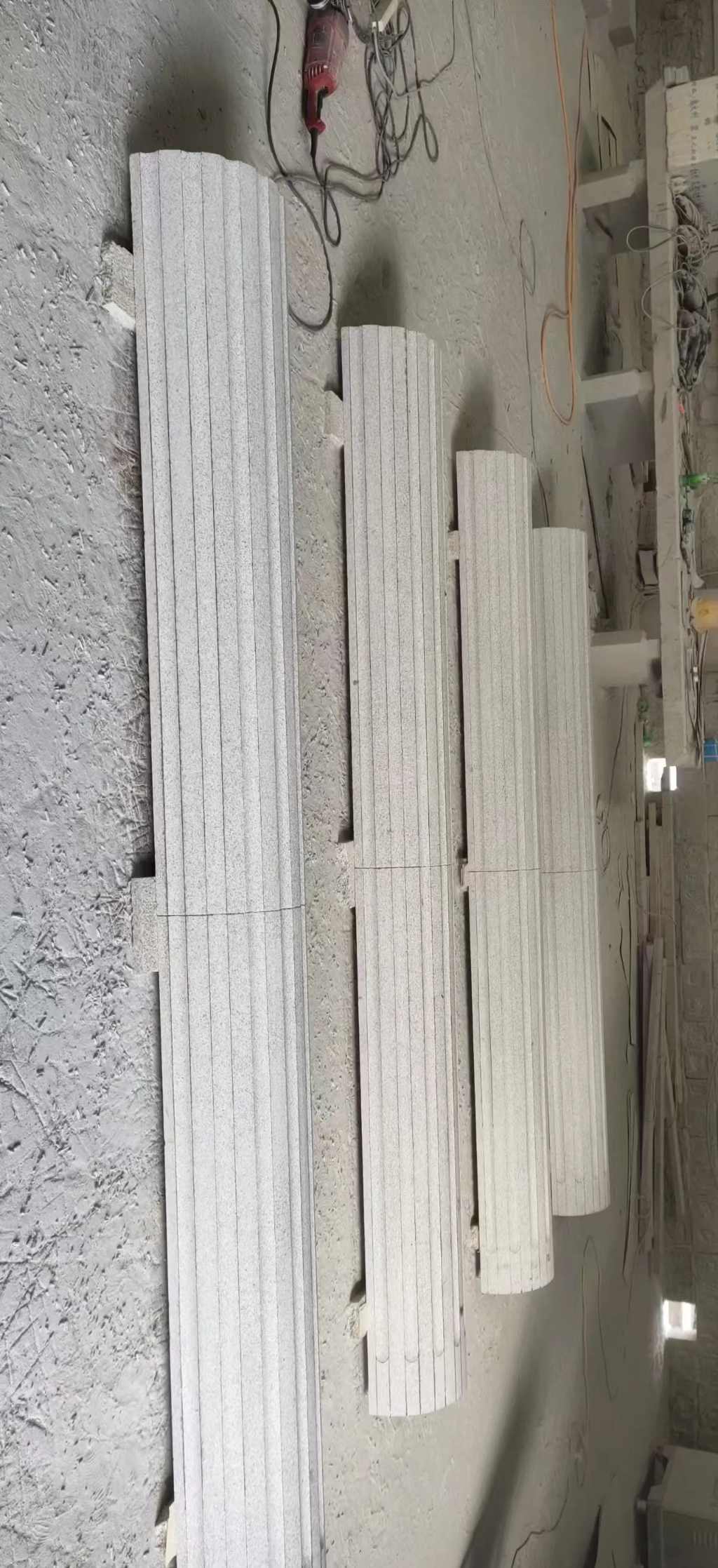 松原 花岗岩厂家带你看白麻花岗岩门楼大柱柱皮