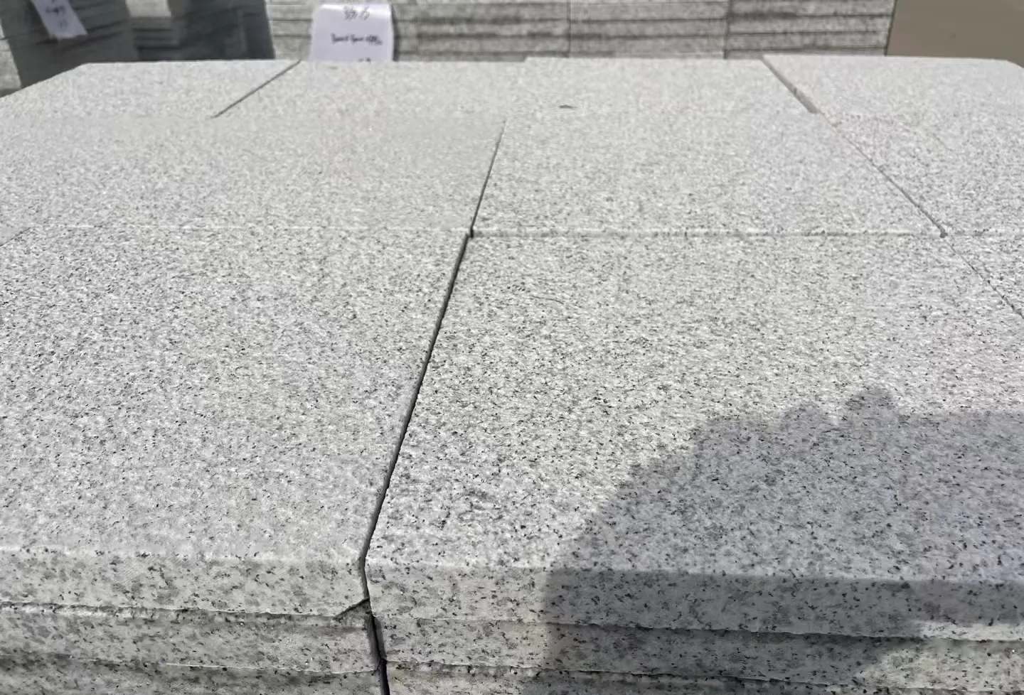 松原 白麻花岗岩石材推荐 荔枝面地铺石