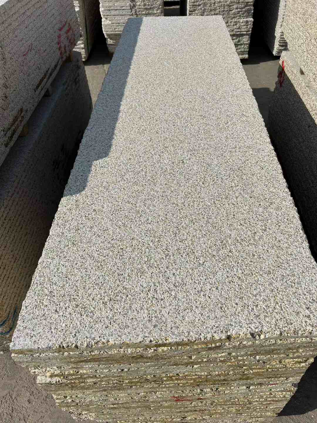 松原 黄金麻花岗岩荔枝面毛板，半成品