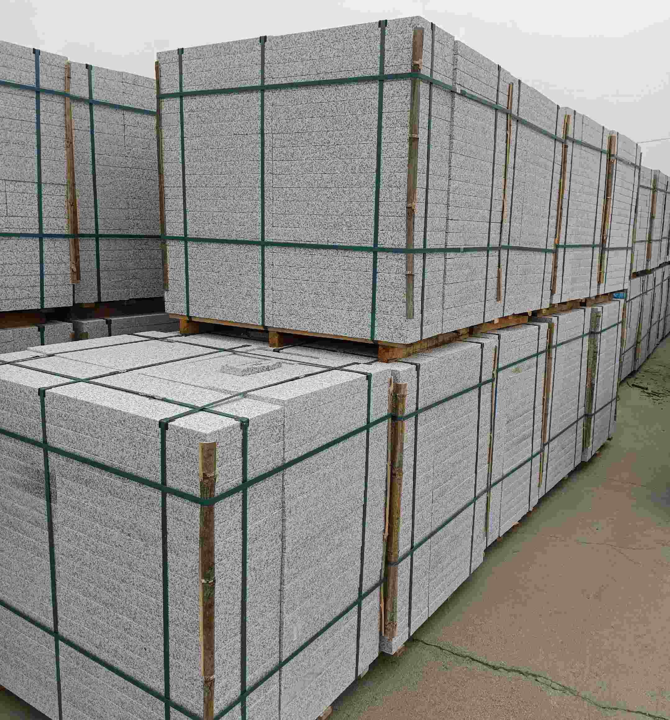 松原 白麻花岗岩石材荔枝面地铺石（300*600*50）