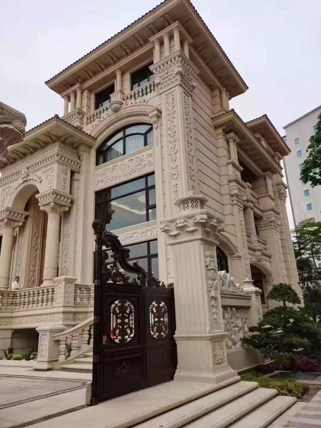 松原 黄金麻花岗岩别墅外墙干挂效果展示