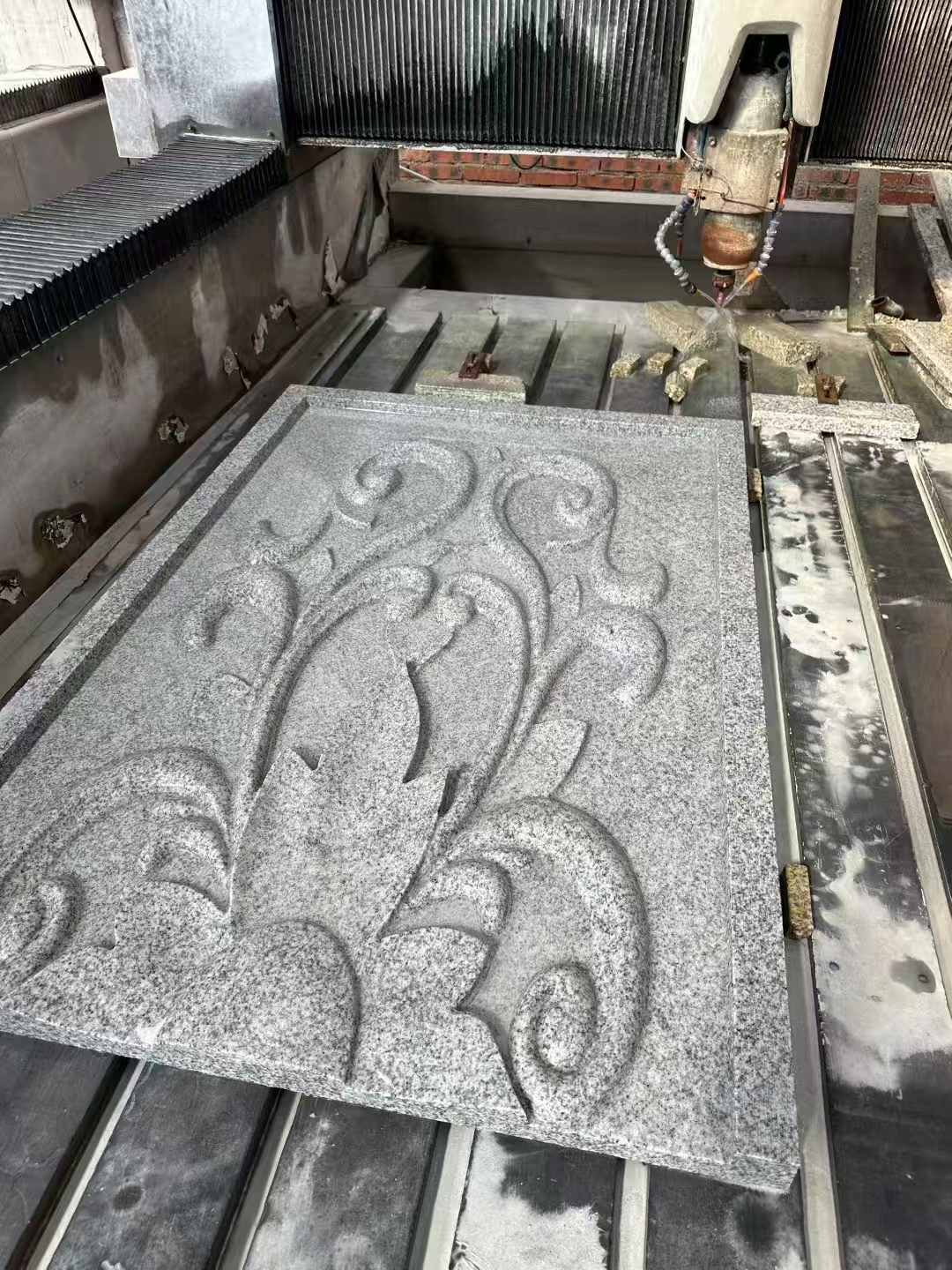 松原 白麻别墅干挂雕花板