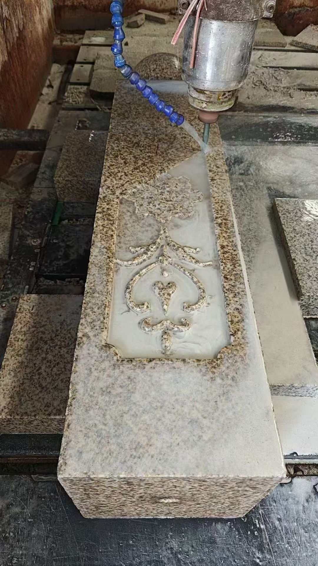 松原 黄金麻花岗岩异形加工雕刻栏杆大柱