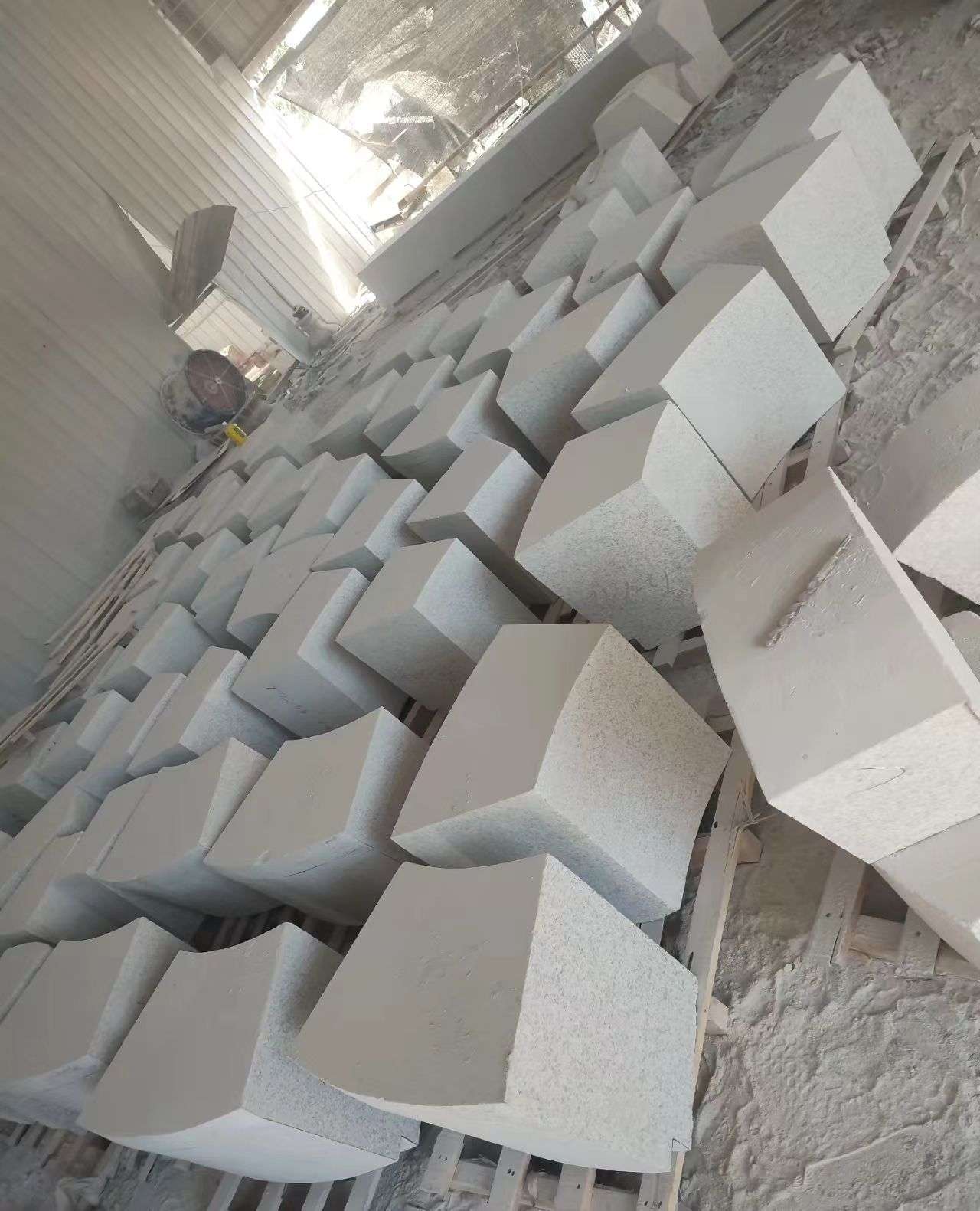 松原 白麻花岗岩异形坐凳